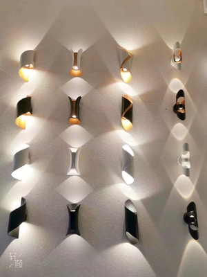 10W moderne à travers la lampe extérieure de bougeoir a mené la lumière de mur de montages décorative