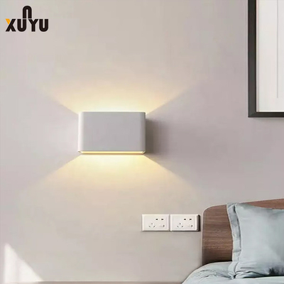 Lumières de mur à travers l'appareil d'éclairage mené moderne de bougeoir de corps en aluminium