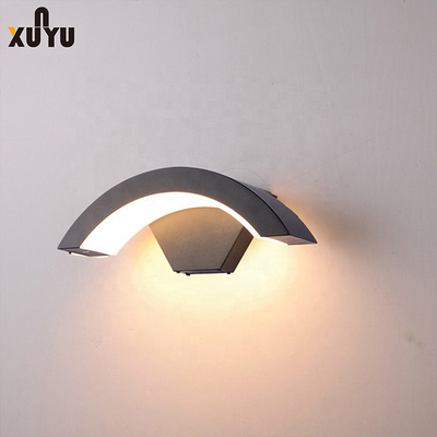 le mur moderne de 90 lm/w LED allume la lampe de mur étanche à l'humidité de balcon